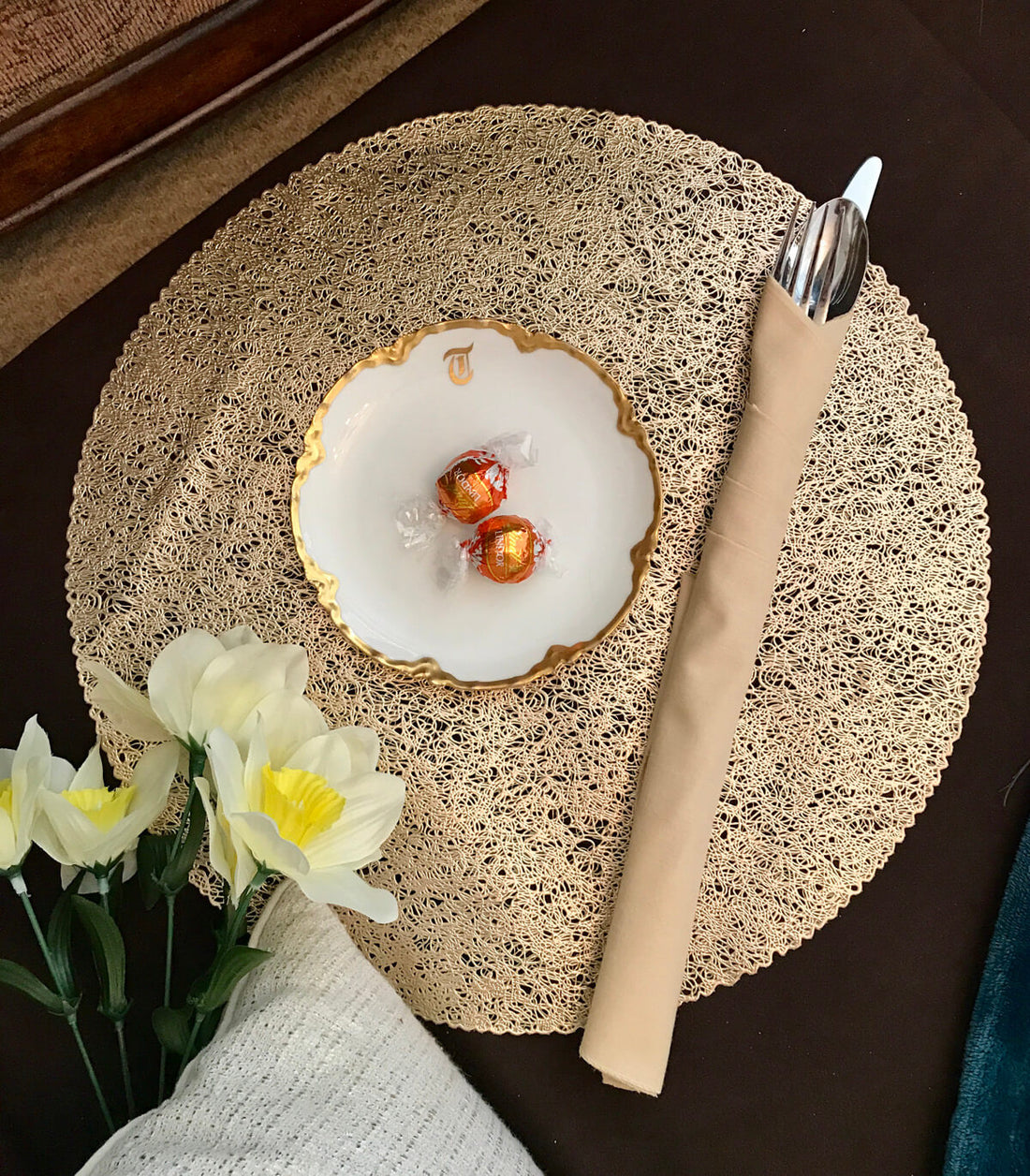 4 Ways to Make a Deluxe Date Night In